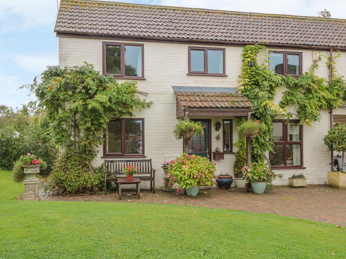 Berrys Place Farm Cottage Глостър Екстериор снимка