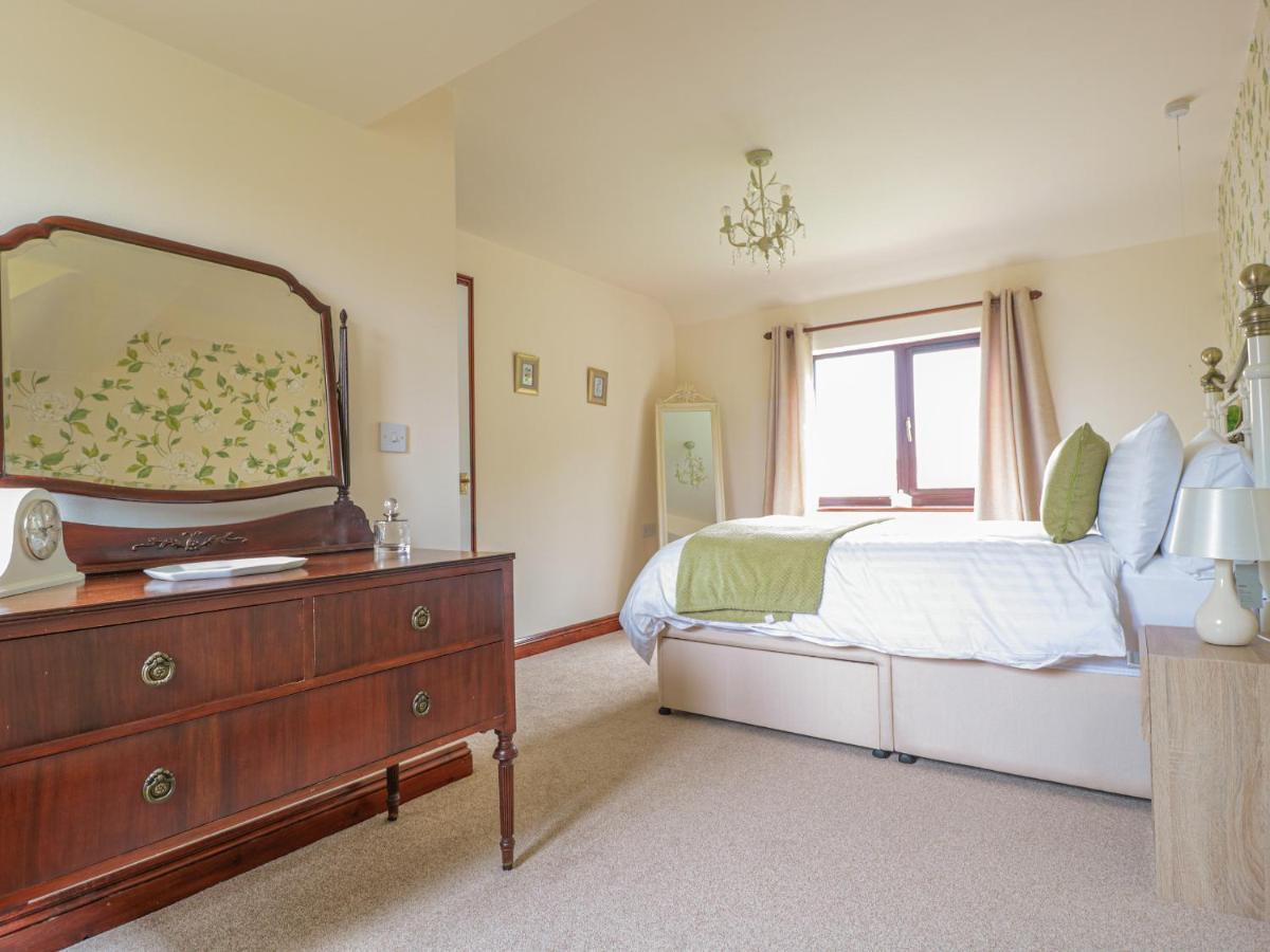 Berrys Place Farm Cottage Глостър Екстериор снимка